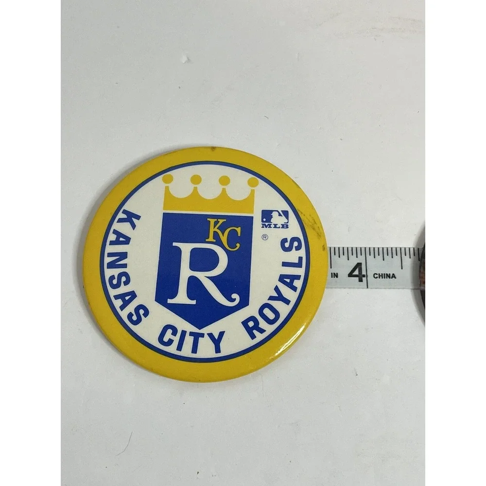 Kansas City Royal 70-80 George Brett Pin Major League Baseball Logo MLB Pinback